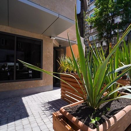 B&M Hotel Erevan Exterior foto